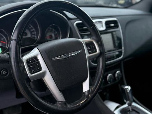 Used 2011 Chrysler 200 Limited image 10