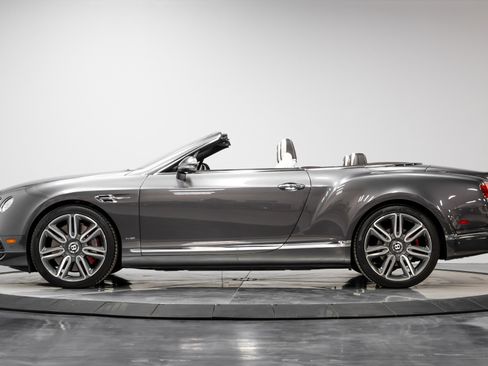 Used 2018 Bentley Continental GT image 36