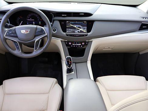 Used 2019 Cadillac XT5 Luxury AWD/4WD image 13