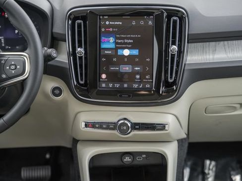 New 2026 Volvo XC40 B5 Ultra w/ Climate Package AWD/4WD image 22