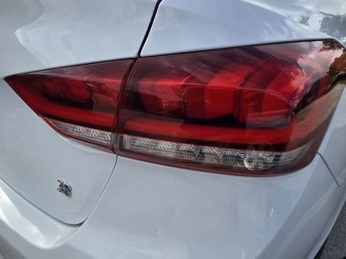 Used 2016 Hyundai Genesis 3.8 w/ Option Group 02 image 8