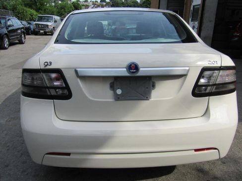 Used 2008 Saab 9-3 2.0T w/ Moonroof Package FWD image 10