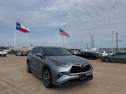 Used 2021 Toyota Highlander XLE