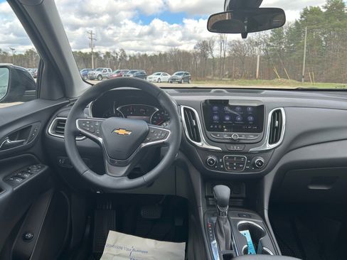 Used 2024 Chevrolet Equinox LT image 11