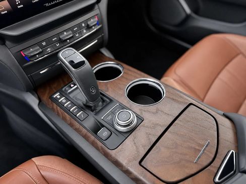 Used 2022 Maserati Ghibli Modena Q4 AWD/4WD image 26