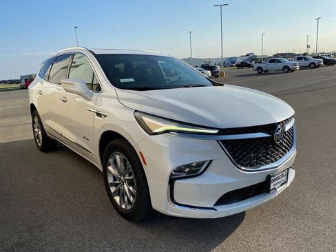 Used 2023 Buick Enclave Avenir w/ Avenir Technology Package image 4