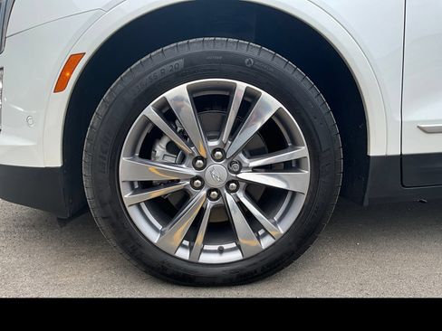 Certified 2025 Cadillac XT5 Premium Luxury w/ Technology Package AWD/4WD image 16