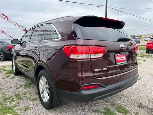 Used 2018 Kia Sorento FWD image 5