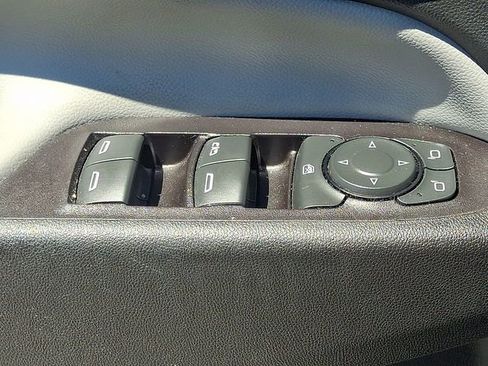 Used 2022 Chevrolet Equinox LS FWD image 26