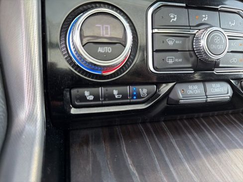 Used 2021 GMC Yukon Denali w/ Denali Premium Package image 22