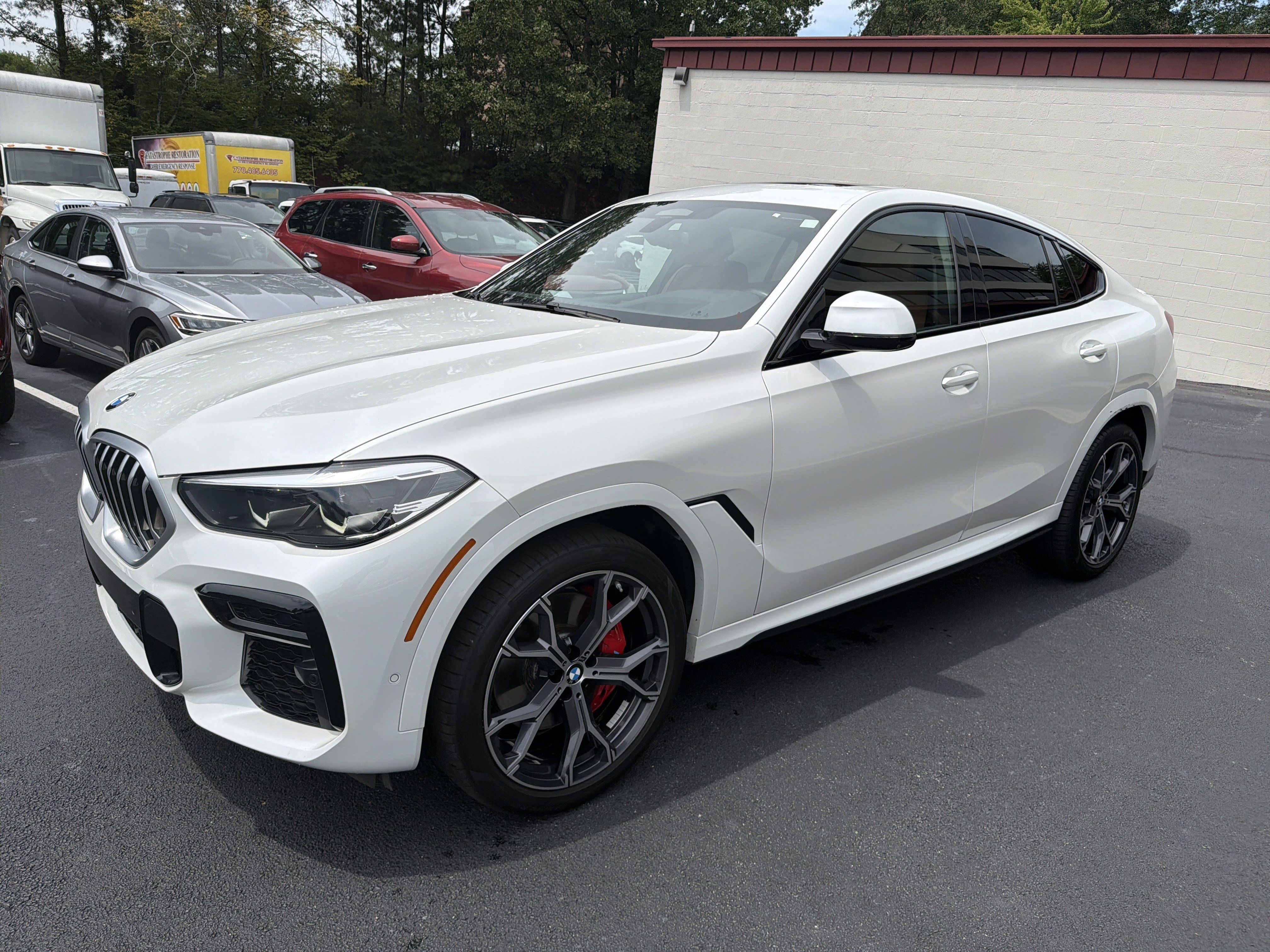 Used 2022 BMW X6 xDrive40i w/ M Sport Package AWD/4WD image 3