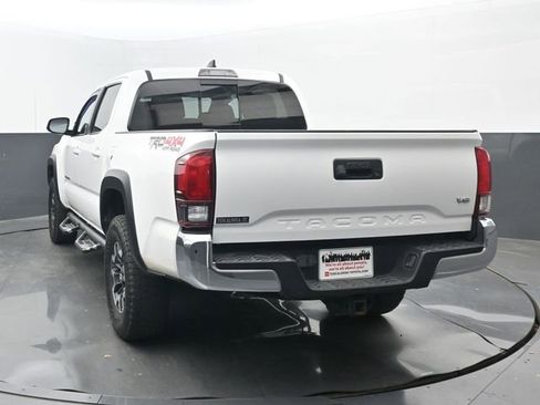 Used 2018 Toyota Tacoma TRD Off-Road image 4