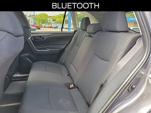Used 2021 Toyota RAV4 LE AWD/4WD image 11