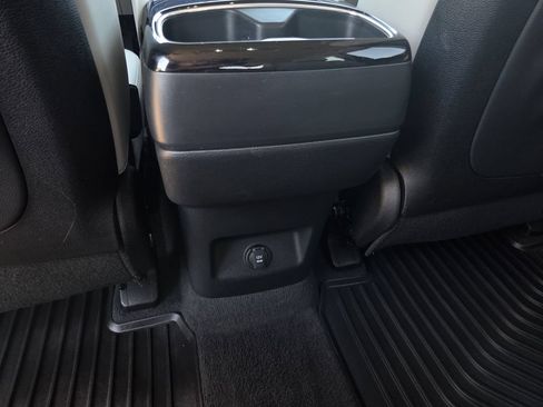 Used 2024 Kia Telluride S w/ S Sunroof Package FWD image 22