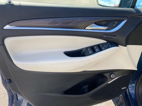 Used 2023 Buick Enclave Avenir w/ Avenir Technology Package AWD/4WD image 18
