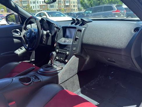 Used 2018 Nissan 370Z NISMO RWD image 14