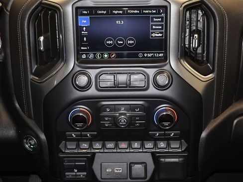 Used 2020 Chevrolet Silverado 1500 LT Trail Boss image 26