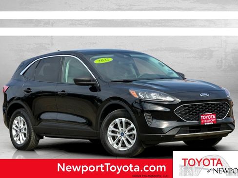 Used 2022 Ford Escape SE image 1