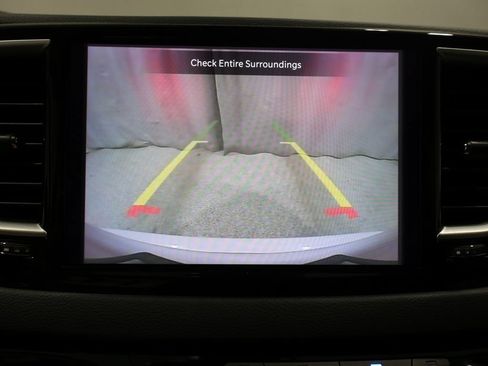 Used 2024 Chrysler Pacifica Touring-L FWD image 30