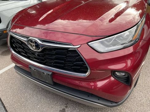 Used 2023 Toyota Highlander Platinum AWD/4WD image 3