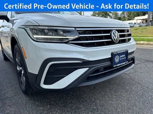 Certified 2023 Volkswagen Tiguan SE w/ Panoramic Sunroof Package AWD/4WD image 24