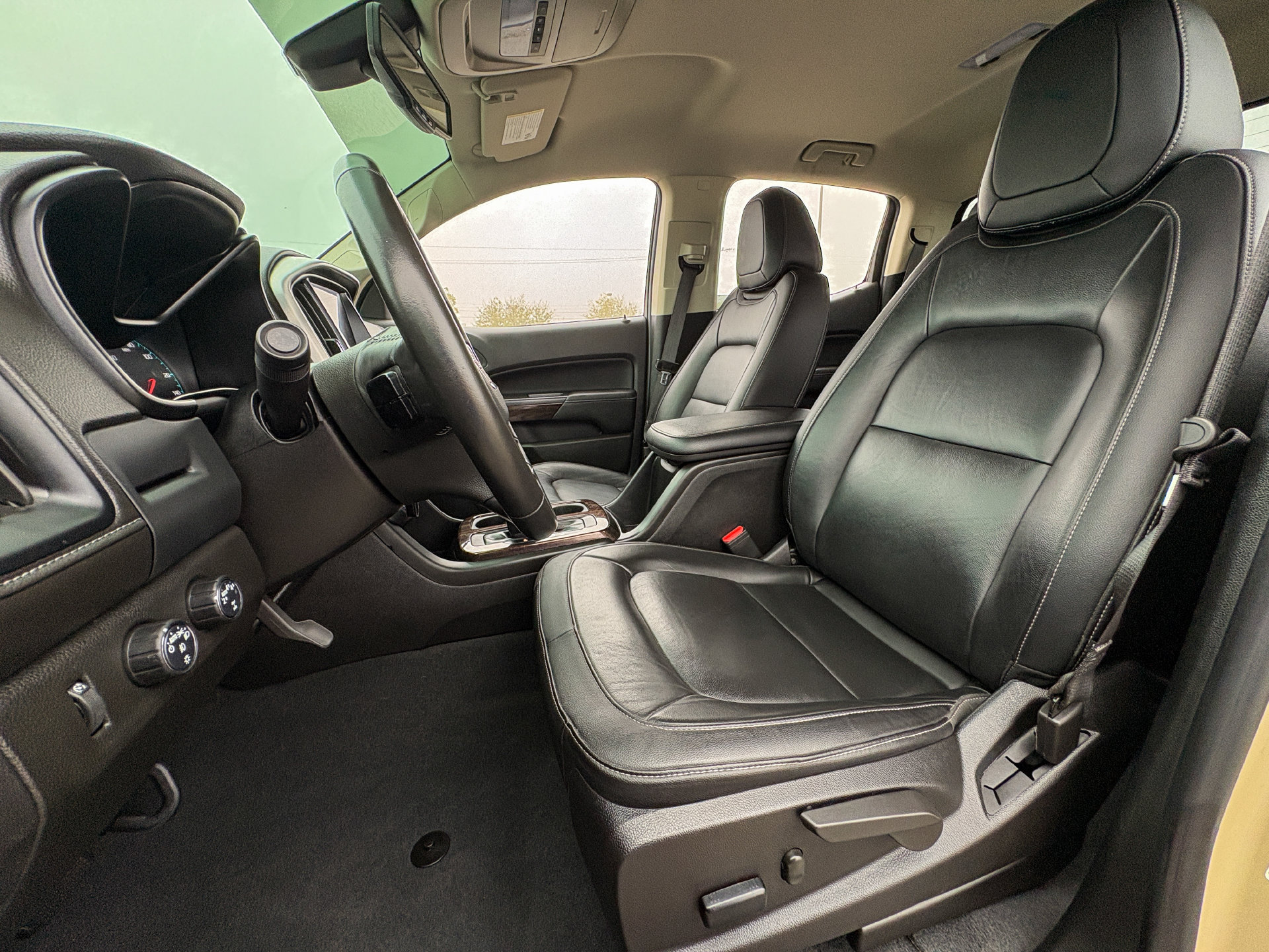 Used 2022 GMC Canyon Elevation w/ Elevation Premium Package AWD/4WD image 18
