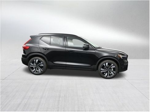 New 2026 Volvo XC40 B5 Plus w/ Protection Package Premier AWD/4WD image 6