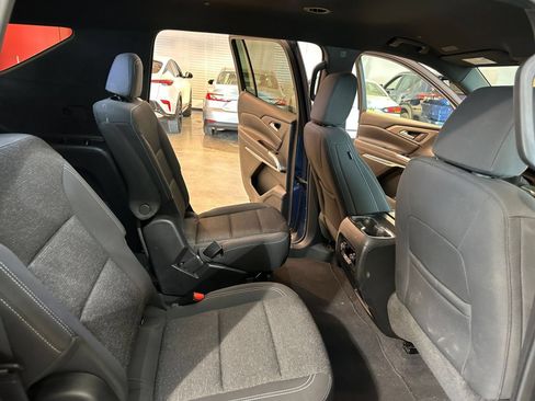 Used 2025 Chevrolet Traverse LT FWD image 40