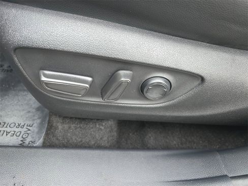 Certified 2024 Toyota Highlander LE image 26