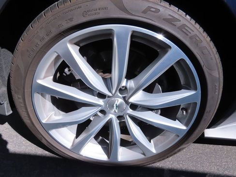 Used 2020 Aston Martin V8 Vantage Coupe image 17