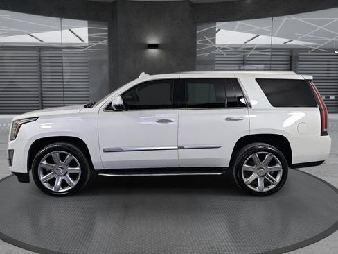 Used 2020 Cadillac Escalade Luxury AWD/4WD image 8