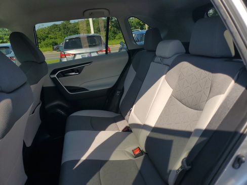 Certified 2022 Toyota RAV4 XLE AWD/4WD image 10