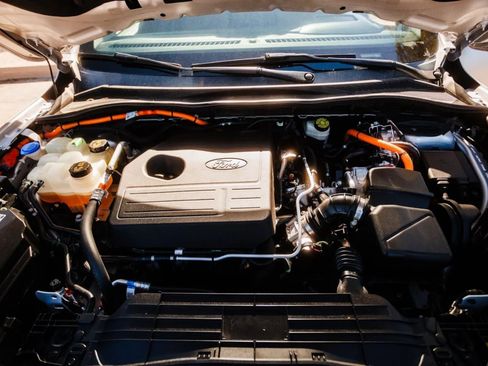 Used 2020 Ford Escape Titanium w/ Titanium Premium Package 2.0 image 30