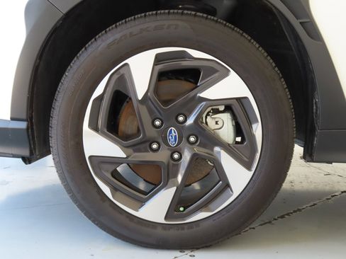 Used 2025 Subaru Crosstrek 2.5i Limited w/ Crosstrek Mirror Package image 28