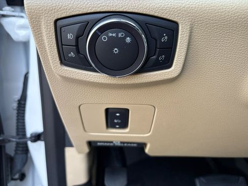 Used 2019 Ford F250 Lariat w/ Chrome Package AWD/4WD image 32