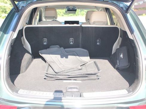 Used 2022 Genesis GV70 2.5T w/ Select Package image 12