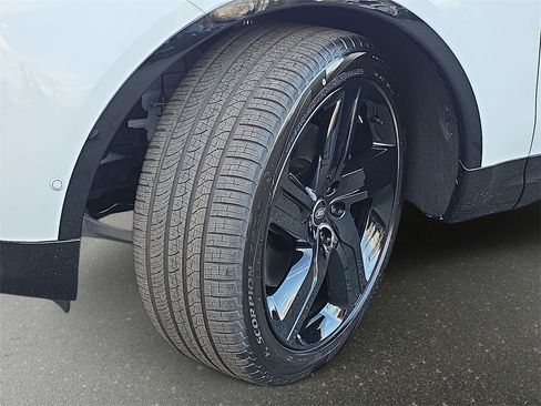 New 2026 Land Rover Discovery Limited Edition image 34