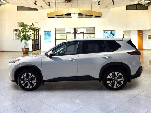 Certified 2023 Nissan Rogue SV FWD image 8