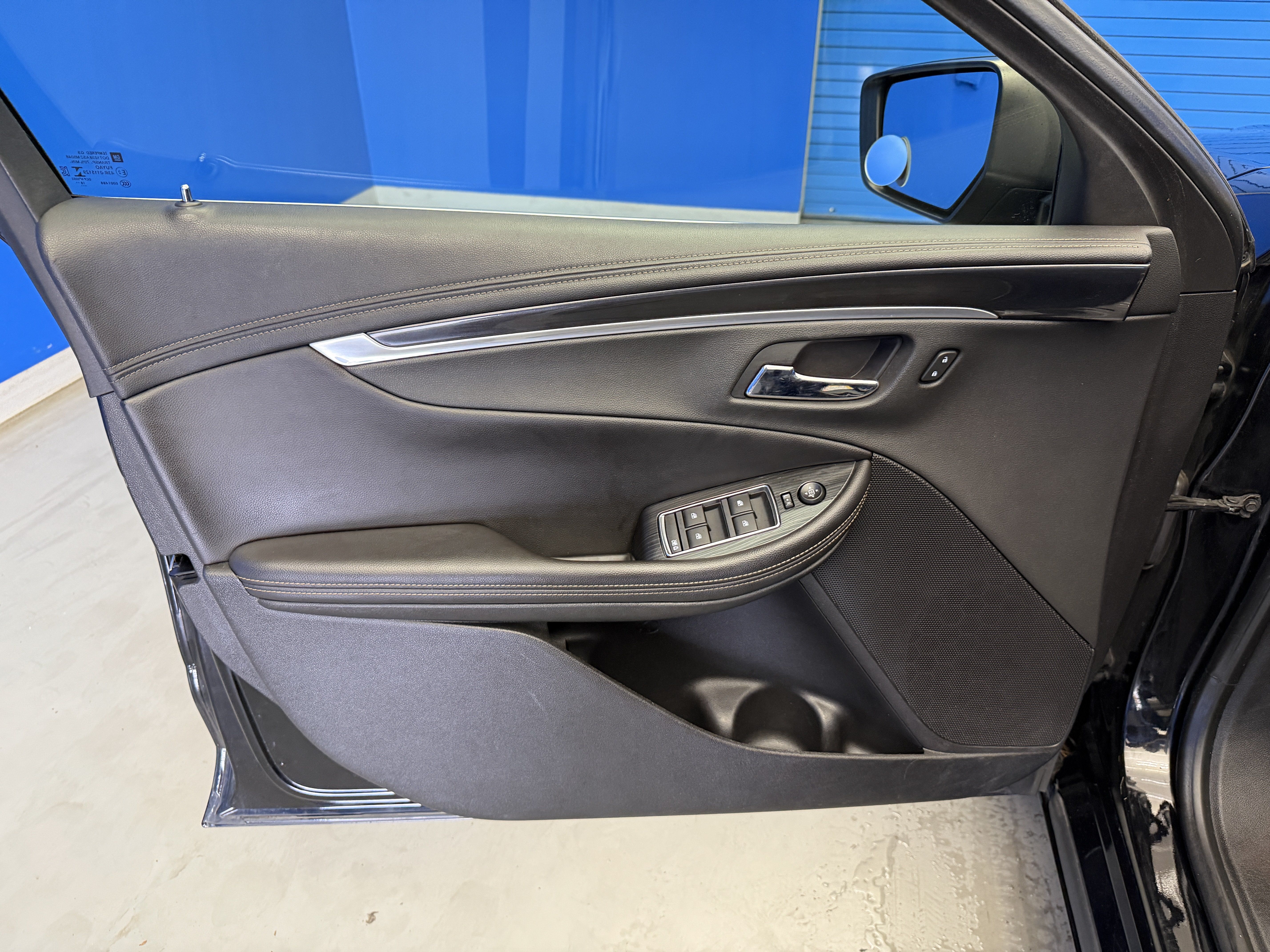 Used 2019 Chevrolet Impala LT FWD image 9