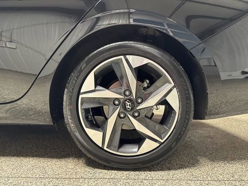 Used 2022 Hyundai Elantra SEL w/ Convenience + Premium Package image 17