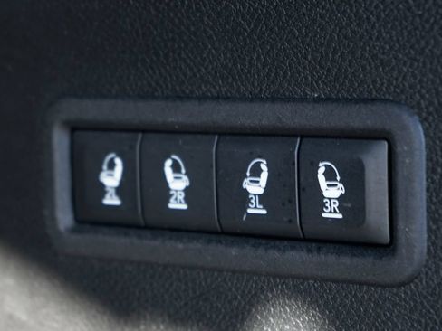 Used 2022 Jeep Wagoneer Series III w/ Rear Seat Video Group 1 AWD/4WD image 10