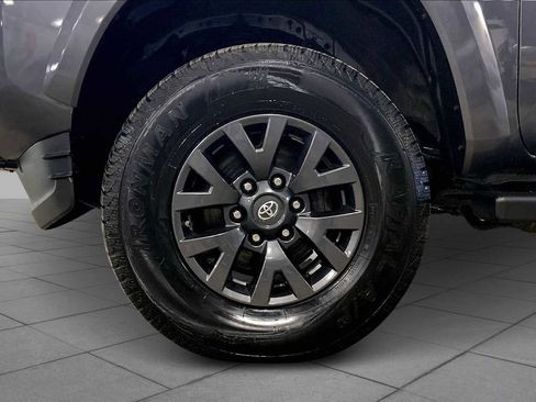 Used 2021 Toyota Tacoma SR5 image 12