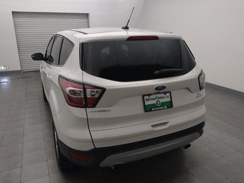 Used 2017 Ford Escape SE FWD image 6