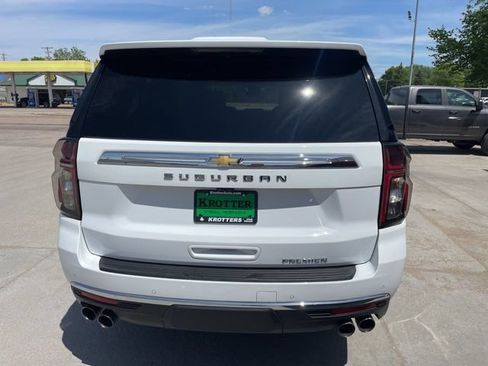 Used 2024 Chevrolet Suburban Premier AWD/4WD image 4