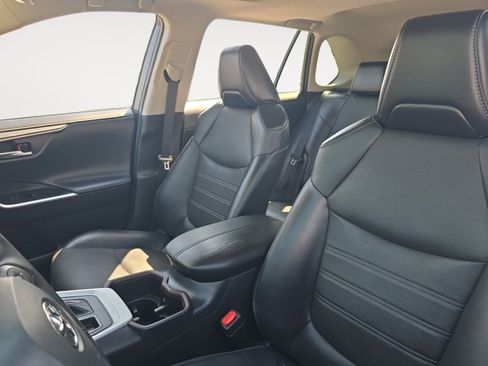 Certified 2022 Toyota RAV4 Limited image 9