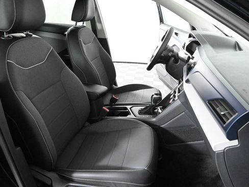 Certified 2023 Volkswagen Taos SE w/ Panoramic Sunroof Package FWD image 10