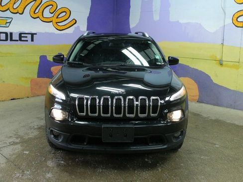 Used 2016 Jeep Cherokee Latitude w/ Cold Weather Group image 3