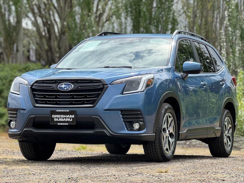 Used 2024 Subaru Forester Premium AWD/4WD image 3