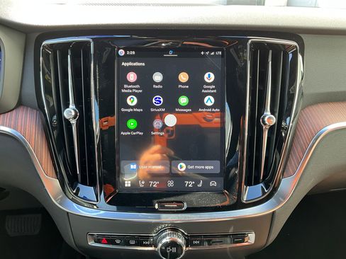 New 2026 Volvo V60 B5 Cross Country Plus w/ Climate Package image 18