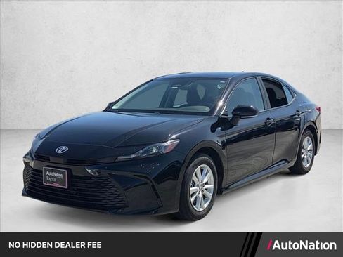 Used 2025 Toyota Camry LE FWD image 1